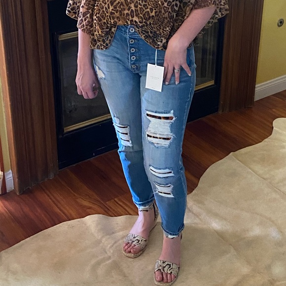 High Rise Button Fly Leopard Patch Skinny Jeans - Picture 12 of 13